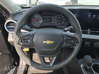 2026 Chevrolet Trax LS - miniatura 10