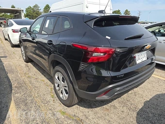 2026 Chevrolet Trax LS - miniatura 6