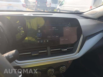 2026 Chevrolet Trax LS - miniatura 10