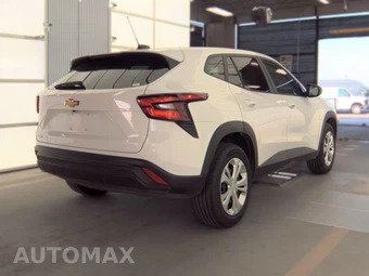 2026 Chevrolet Trax LS - miniatura 4