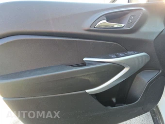 2026 Chevrolet Trax LS - miniatura 9