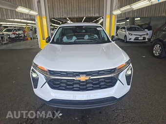 2026 Chevrolet Trax LS – miniatura 2