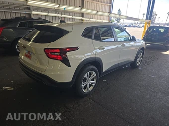 2026 Chevrolet Trax LS – miniatura 4