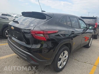 2026 Chevrolet Trax LS - miniatura 4