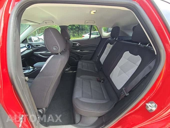 2026 Chevrolet Trax LS - miniatura 10