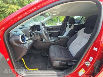 2026 Chevrolet Trax LS - miniatura 3