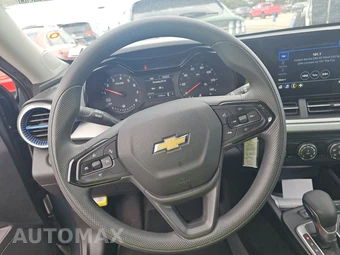 2026 Chevrolet Trax LS - miniatura 10