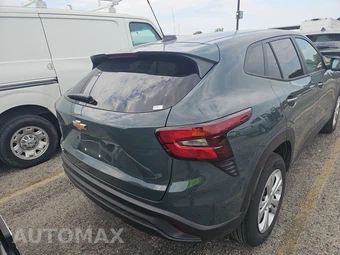 2026 Chevrolet Trax LS - miniatura 4