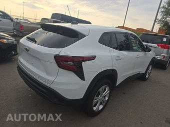 2026 Chevrolet Trax LS - miniatura 4