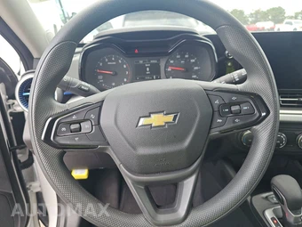 2026 Chevrolet Trax LS - miniatura 10
