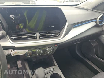 2026 Chevrolet Trax LS - miniatura 11