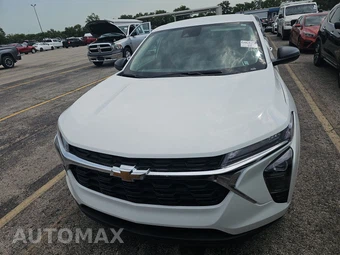 2026 Chevrolet Trax LS - miniatura 2