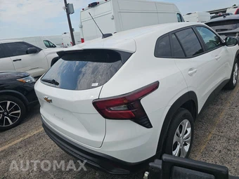 2026 Chevrolet Trax LS - miniatura 4