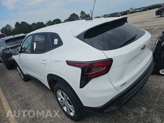 2026 Chevrolet Trax LS - miniatura 6