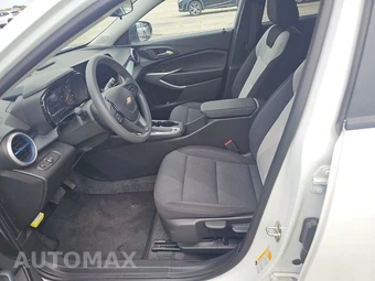 2026 Chevrolet Trax LS - miniatura 7