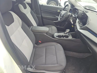 2026 Chevrolet Trax LS - miniatura 8