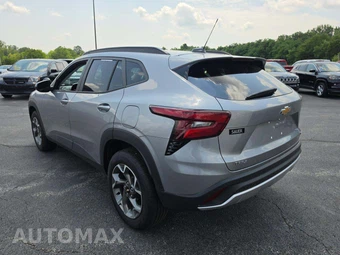 2026 Chevrolet Trax LT - miniatura 2