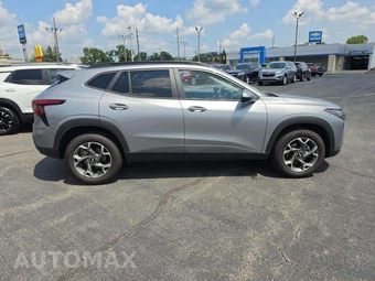 2026 Chevrolet Trax LT - miniatura 4