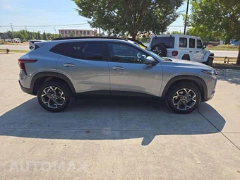 2026 Chevrolet Trax LT - miniatura 4