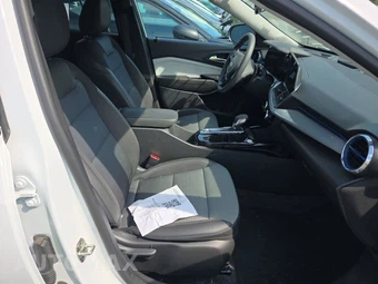 2026 Chevrolet Trax LT - miniatura 8