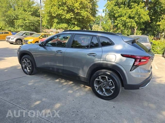 2026 Chevrolet Trax LT - miniatura 2