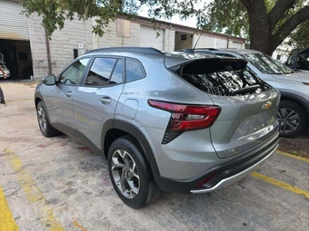 2026 Chevrolet Trax LT - miniatura 2