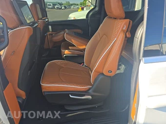 2026 Chrysler Pacifica Hybrid Pinnacle 121.6" WB - miniatura 13