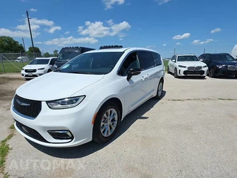 2026 Chrysler Pacifica Limited 121.6" WB