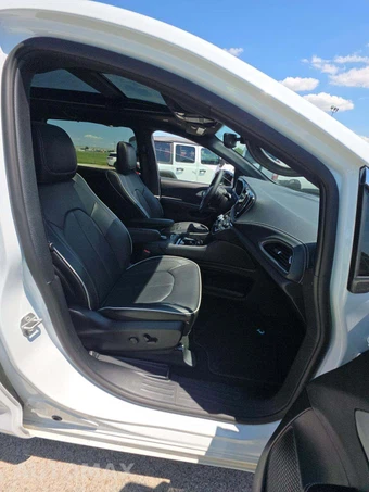 2026 Chrysler Pacifica Limited 121.6" WB – miniatura 15
