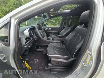 2026 Chrysler Pacifica Limited 121.6" WB - miniatura 3