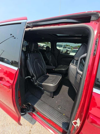 2026 Chrysler Pacifica Limited 121.6" WB - miniatura 14