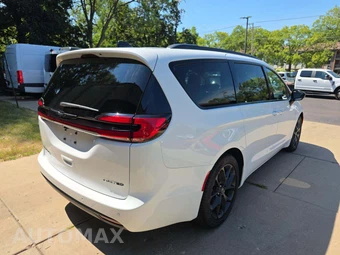 2026 Chrysler Pacifica Limited 121.6" WB - miniatura 3
