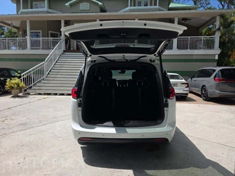2026 Chrysler Pacifica Limited 121.6" WB - miniatura 15