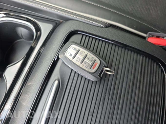 2026 Chrysler Pacifica Limited 121.6" WB - miniatura 8