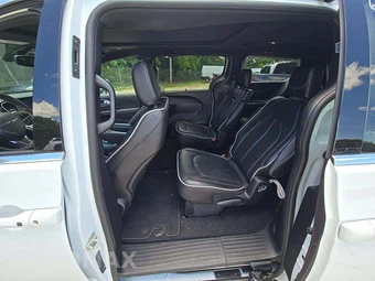 2026 Chrysler Pacifica Limited 121.6" WB – miniatura 10