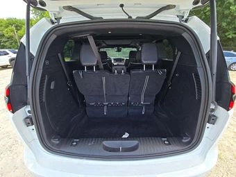 2026 Chrysler Pacifica Limited 121.6" WB – miniatura 12