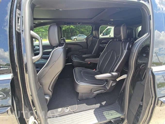 2026 Chrysler Pacifica Limited 121.6" WB – miniatura 10