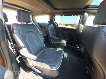 2026 Chrysler Pacifica Limited 121.6" WB – miniatura 17