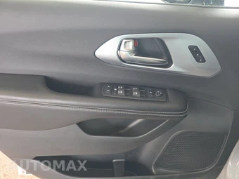 2026 Chrysler Pacifica Limited 121.6" WB - miniatura 9