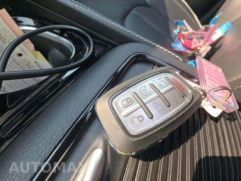 2026 Chrysler Pacifica Limited 121.6" WB - miniatura 8