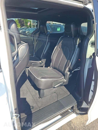 2026 Chrysler Pacifica Limited 121.6" WB – miniatura 13