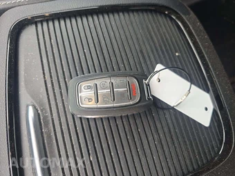 2026 Chrysler Pacifica Limited 121.6" WB - miniatura 8