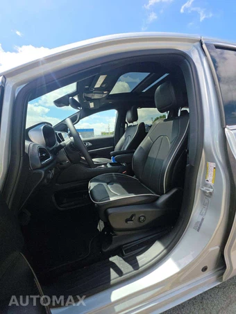 2026 Chrysler Pacifica Limited 121.6" WB – miniatura 3
