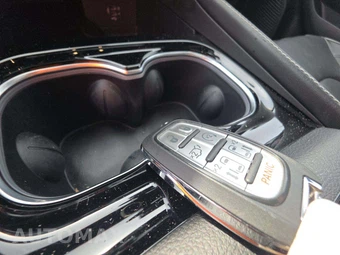 2026 Chrysler Pacifica Limited 121.6" WB – miniatura 5