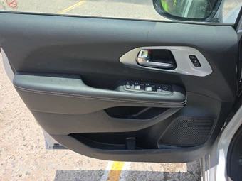 2026 Chrysler Pacifica Limited 121.6" WB – miniatura 9