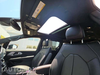 2026 Chrysler Pacifica Limited 121.6" WB – miniatura 11