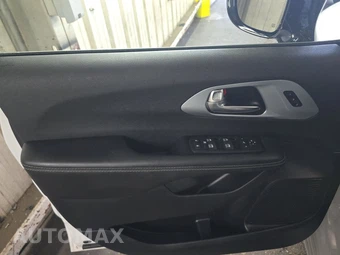 2026 Chrysler Pacifica Limited 121.6" WB – miniatura 9