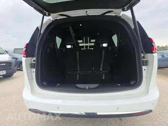 2026 Chrysler Pacifica Limited 121.6" WB - miniatura 12
