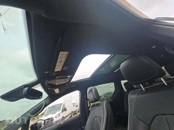 2026 Chrysler Pacifica Limited 121.6" WB – miniatura 8