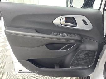 2026 Chrysler Pacifica Limited 121.6" WB - miniatura 9